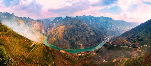 Cloud hunting oases in Ha Giang