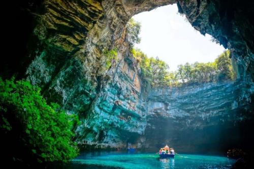 Phong Nha-Ke Bang among world's 25 best national parks