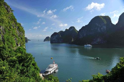Ha Long Bay listed in top 10 friendly places to visit in Southeast Asia