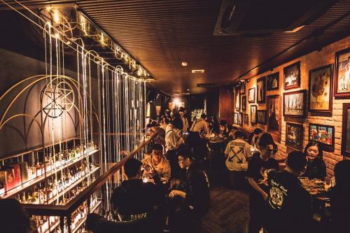 An inside guide to Hanoi's bar scene